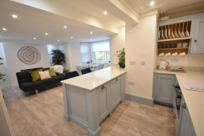 Modern Apartment near City Centre and The Bay